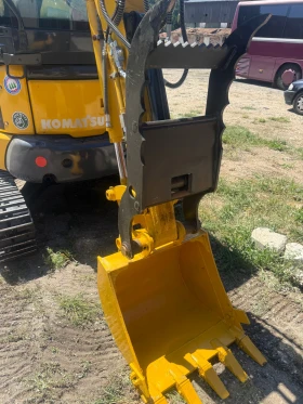 Багер Komatsu, снимка 2