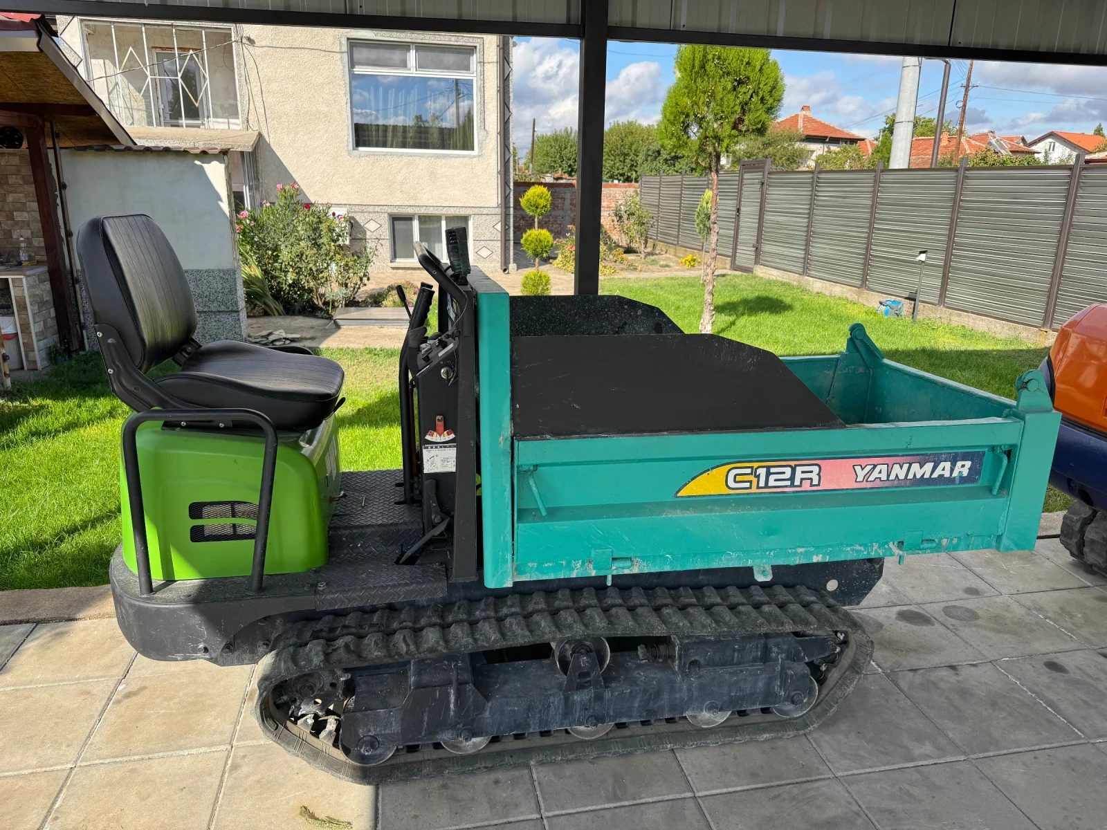Машини за насипни материали Друга Yanmar C12R - изображение 2