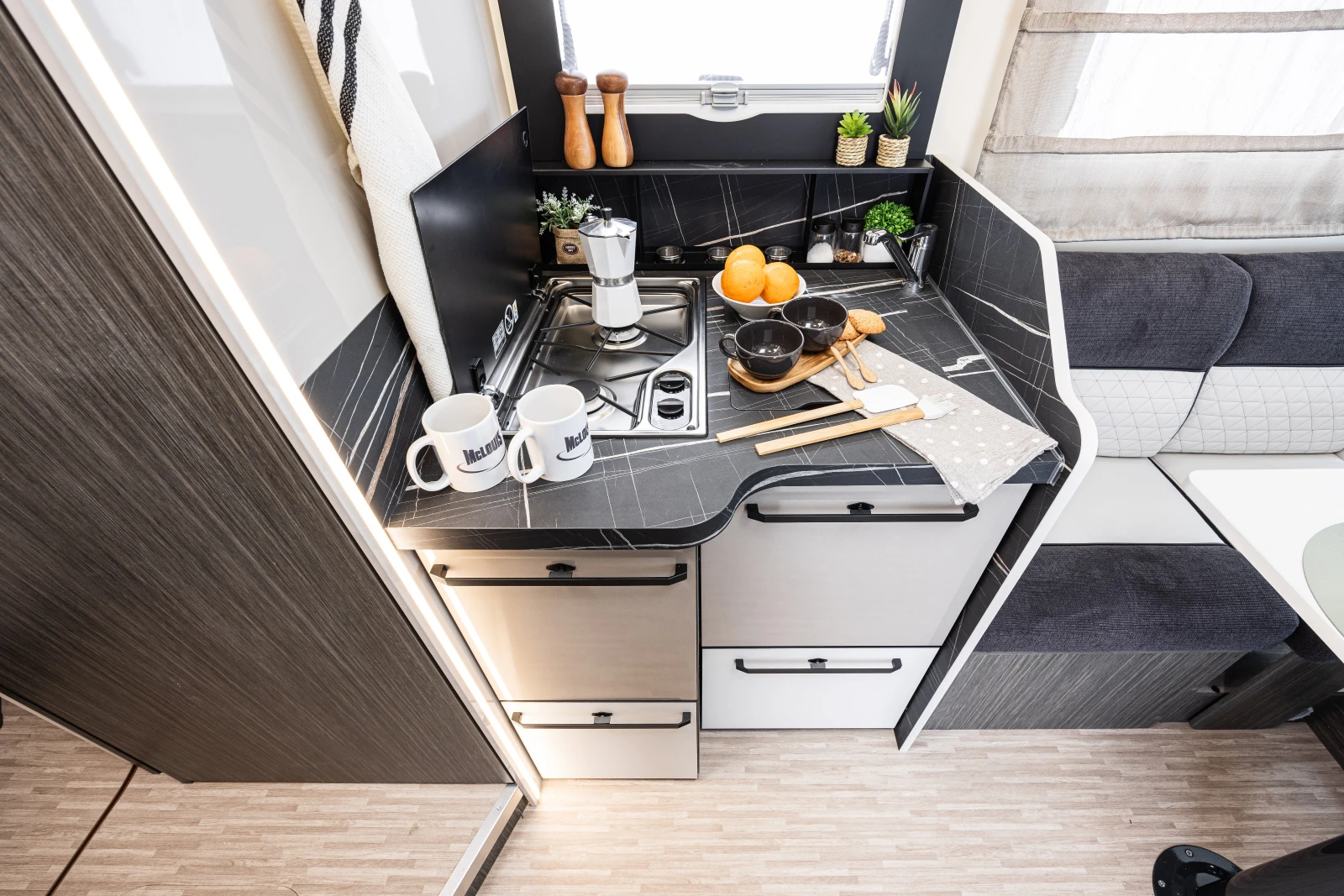 Кемпер McLouis NEVIS 881 , снимка 5 - Каравани и кемпери - 54360023