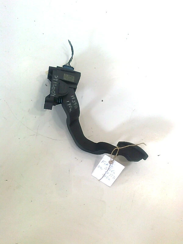 педал газ за Фиат Стило 1.9 16В