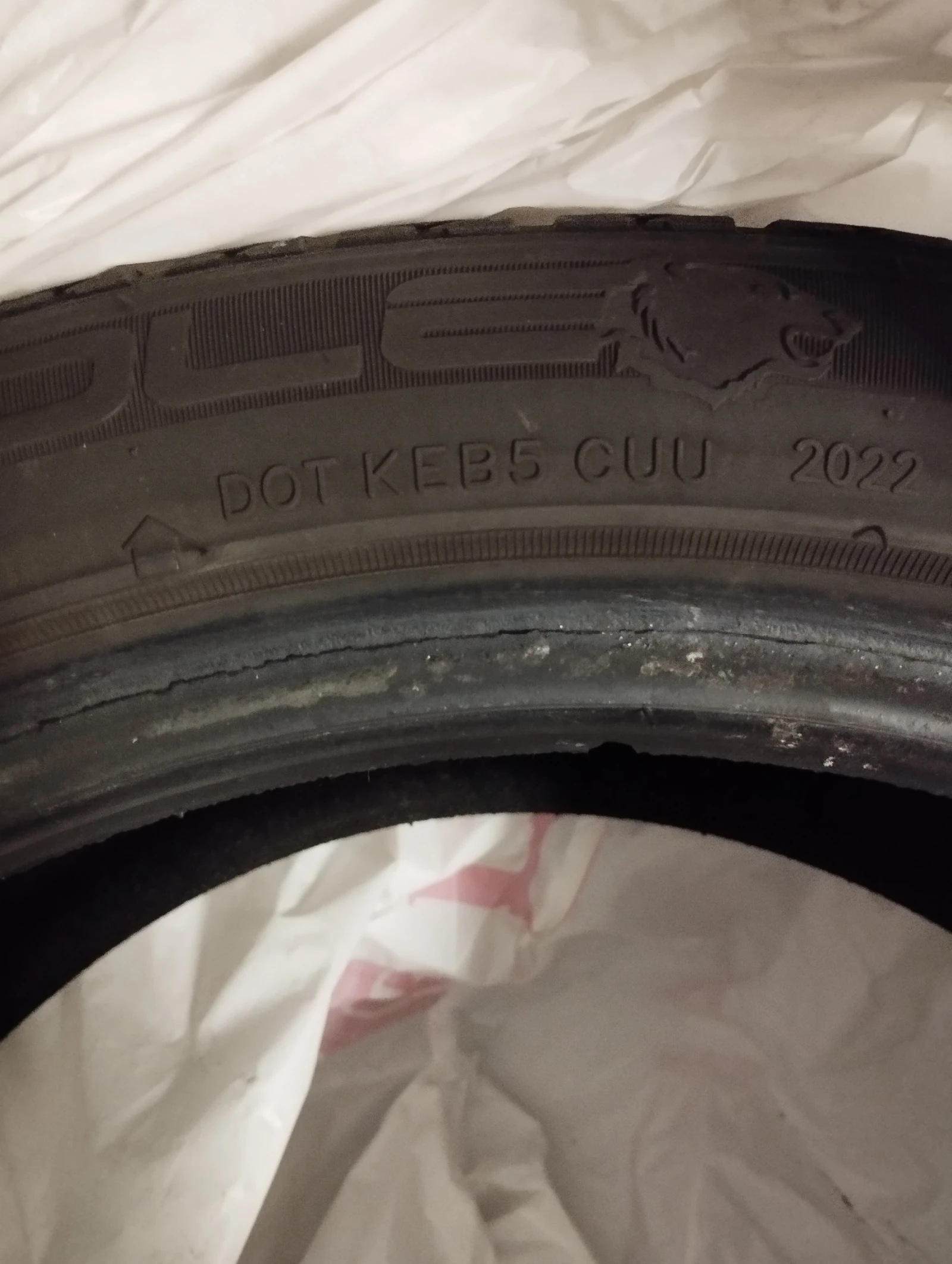 Гуми Зимни 215/45R17, снимка 8 - Гуми и джанти - 54058258