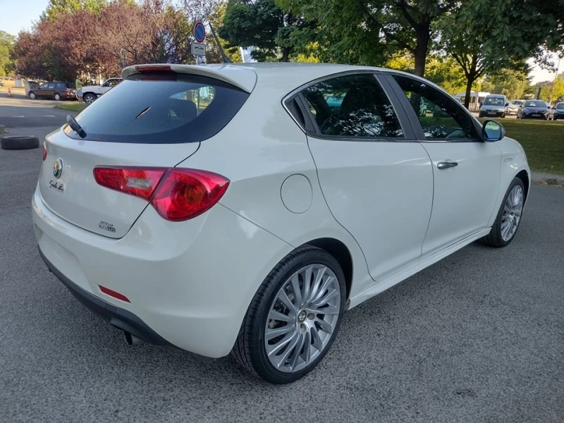 Alfa Romeo Giulietta 1,4T 170ps AUTOMATIC, снимка 4 - Автомобили и джипове - 37188219