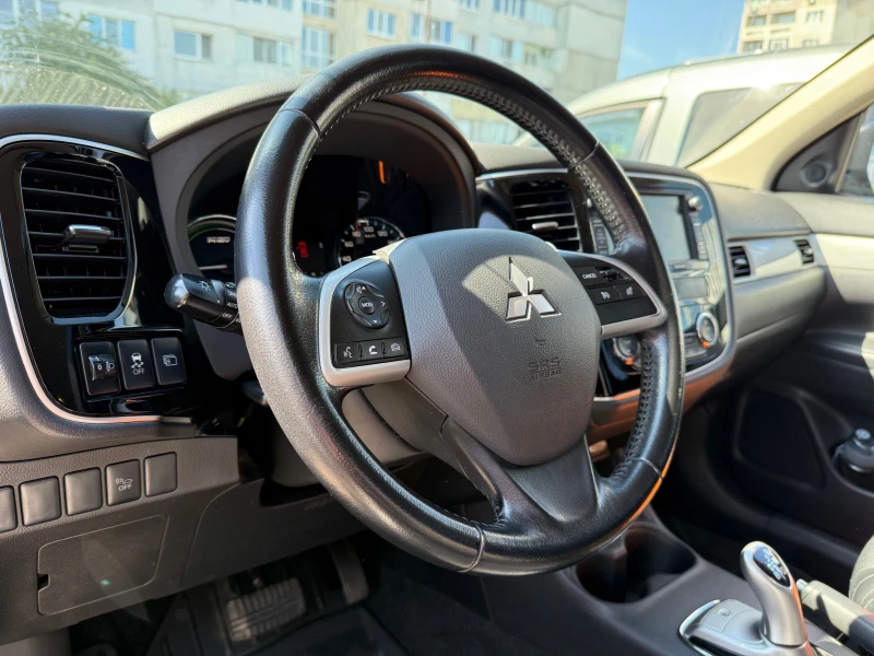 Mitsubishi Outlander PHEV* 4WD* * * Plug In Hibrid , снимка 16 - Автомобили и джипове - 43002953