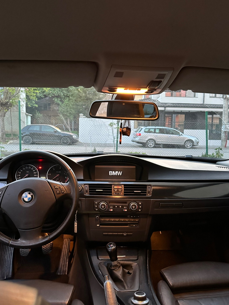 BMW 320 Навигация , кожен салон , М пакет, снимка 2 - Автомобили и джипове - 45262666