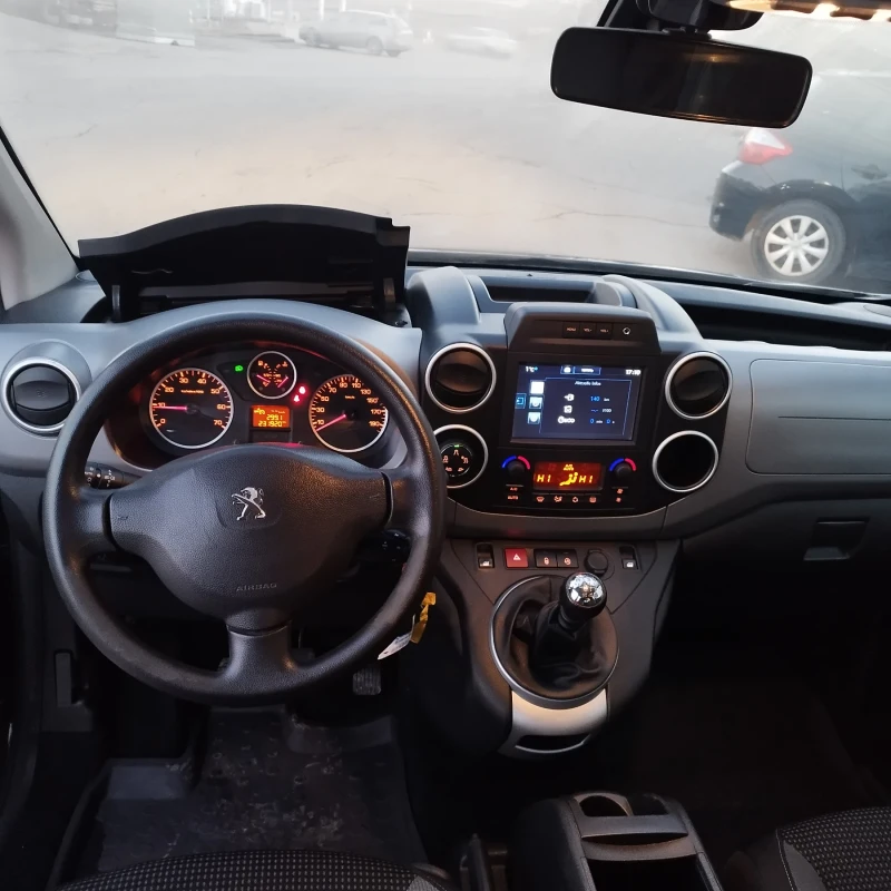 Peugeot Partner 1.6HDI/120k.s/NAVI/TOP vision /Евро 6, снимка 9 - Автомобили и джипове - 48337663