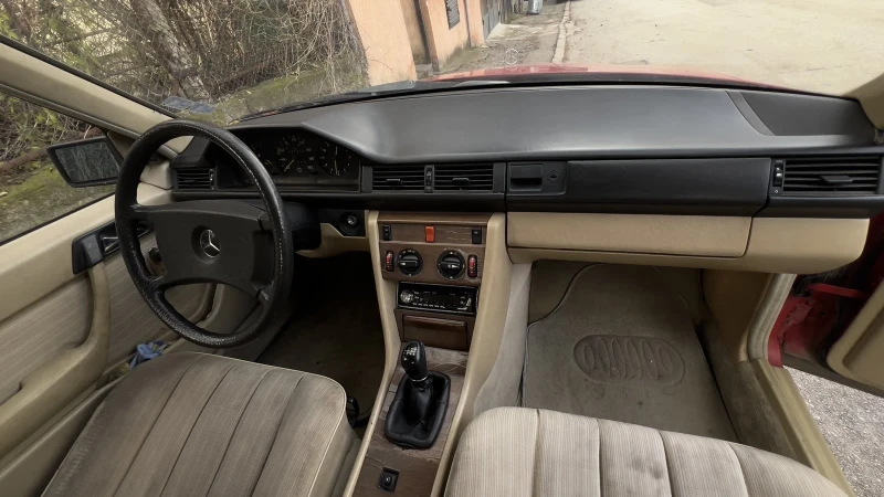 Mercedes-Benz C 300, снимка 8 - Автомобили и джипове - 48446994