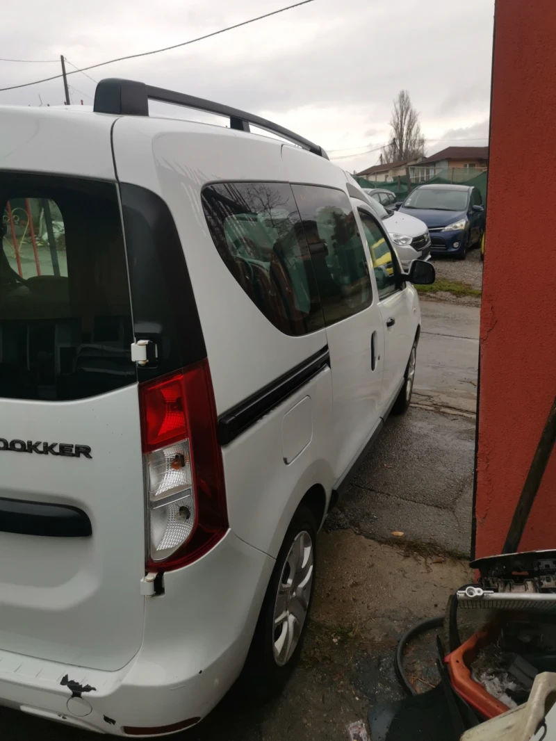 Dacia Dokker 1.6 газ бензин, снимка 4 - Автомобили и джипове - 48351579