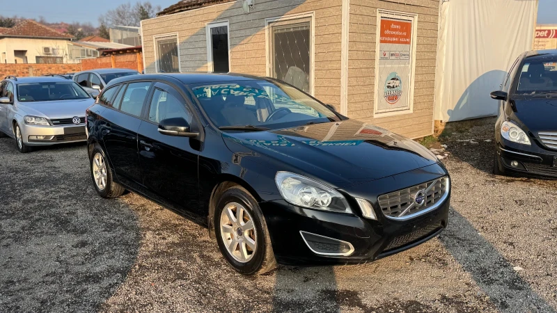 Volvo V60, снимка 2 - Автомобили и джипове - 49275193