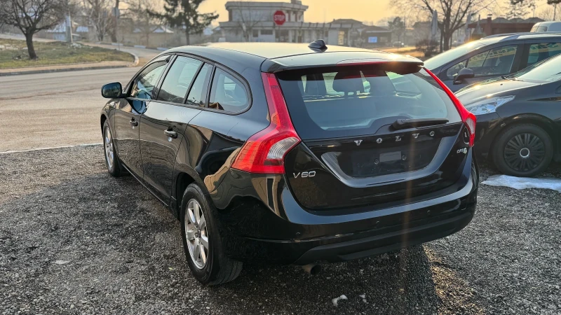 Volvo V60, снимка 4 - Автомобили и джипове - 49275193