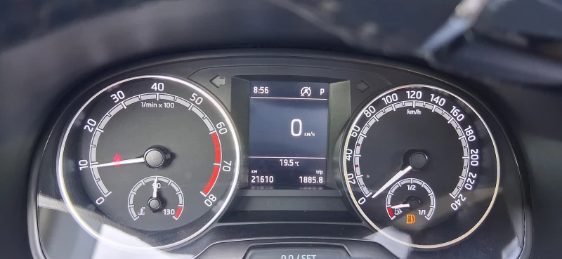 Skoda Fabia Амбишън 1, 0 TSI, 22 000км,  2021  в гаранция , снимка 4 - Автомобили и джипове - 52637886