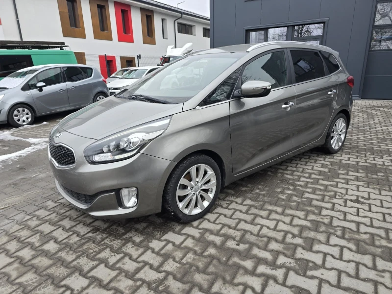Kia Carens 7 места, всички екстри. 