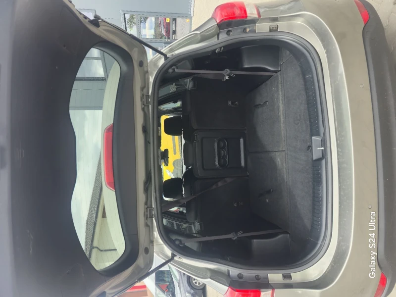 Kia Carens 7 места, всички екстри. , снимка 7 - Автомобили и джипове - 50970542