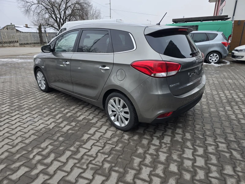 Kia Carens 7 места, всички екстри. , снимка 6 - Автомобили и джипове - 50970542