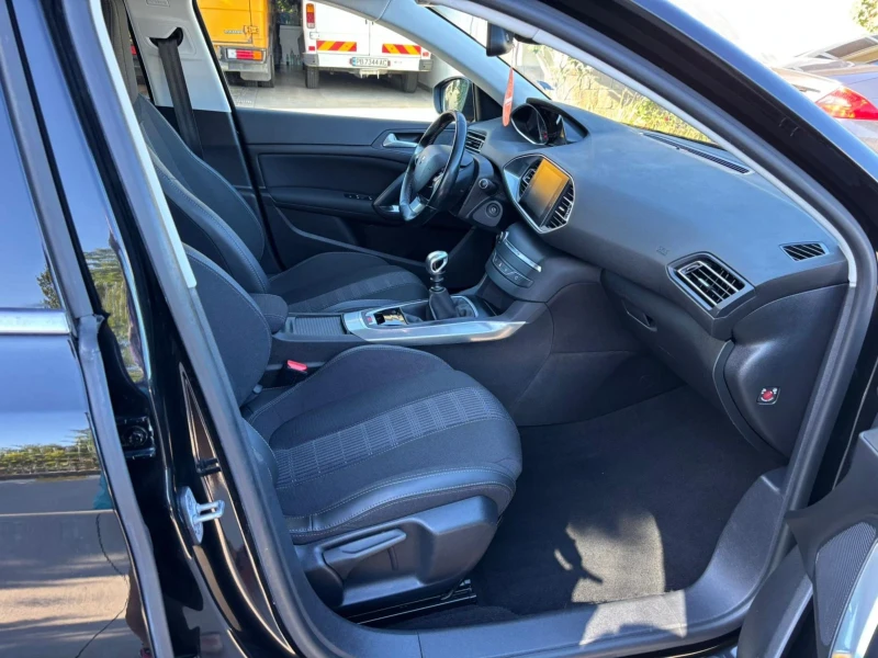 Peugeot 308 PIRETECH 1.2i 130CH BVM6, снимка 11 - Автомобили и джипове - 51552505