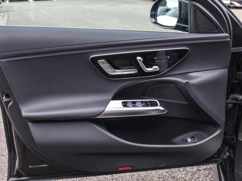 Mercedes-Benz E 400 E* 4M* DISTR* PANO* 360 CAM* , снимка 3 - Автомобили и джипове - 51757566