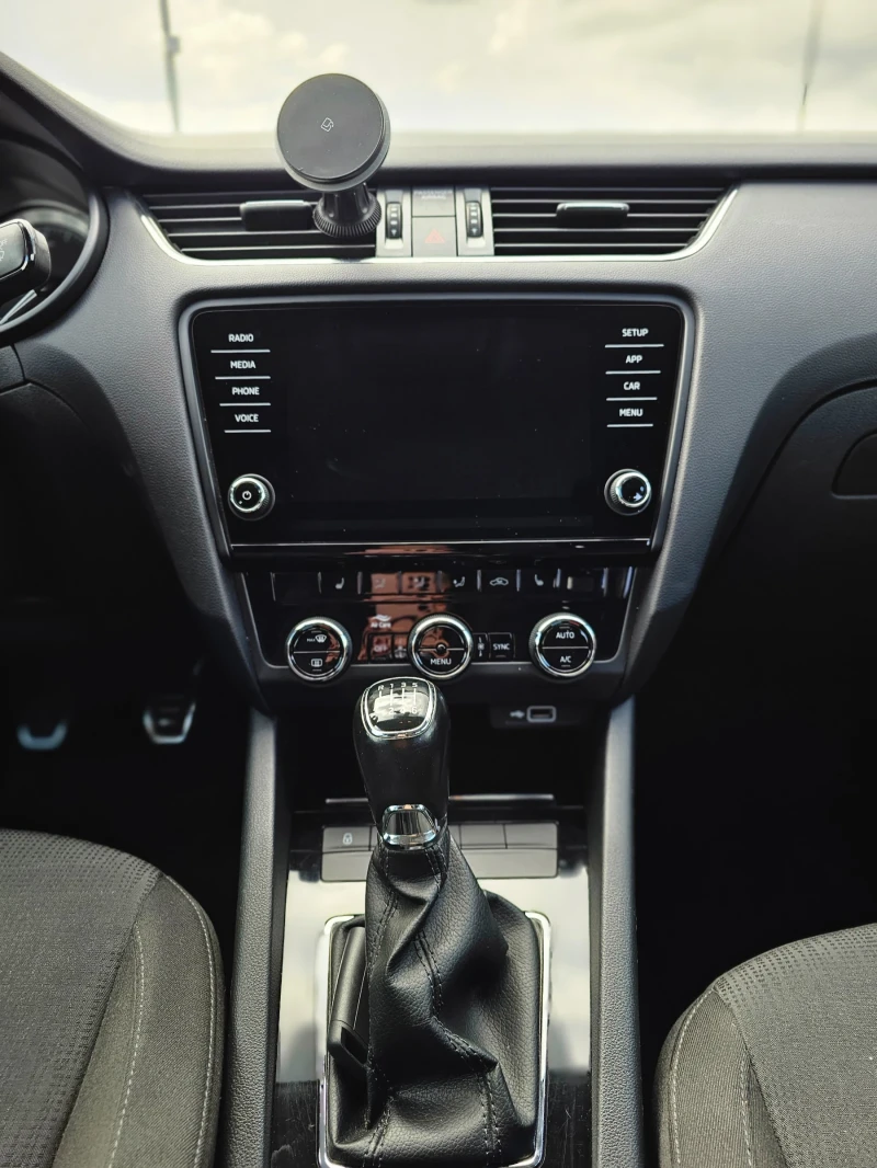Skoda Octavia 1.8 TSI, снимка 8 - Автомобили и джипове - 52106291