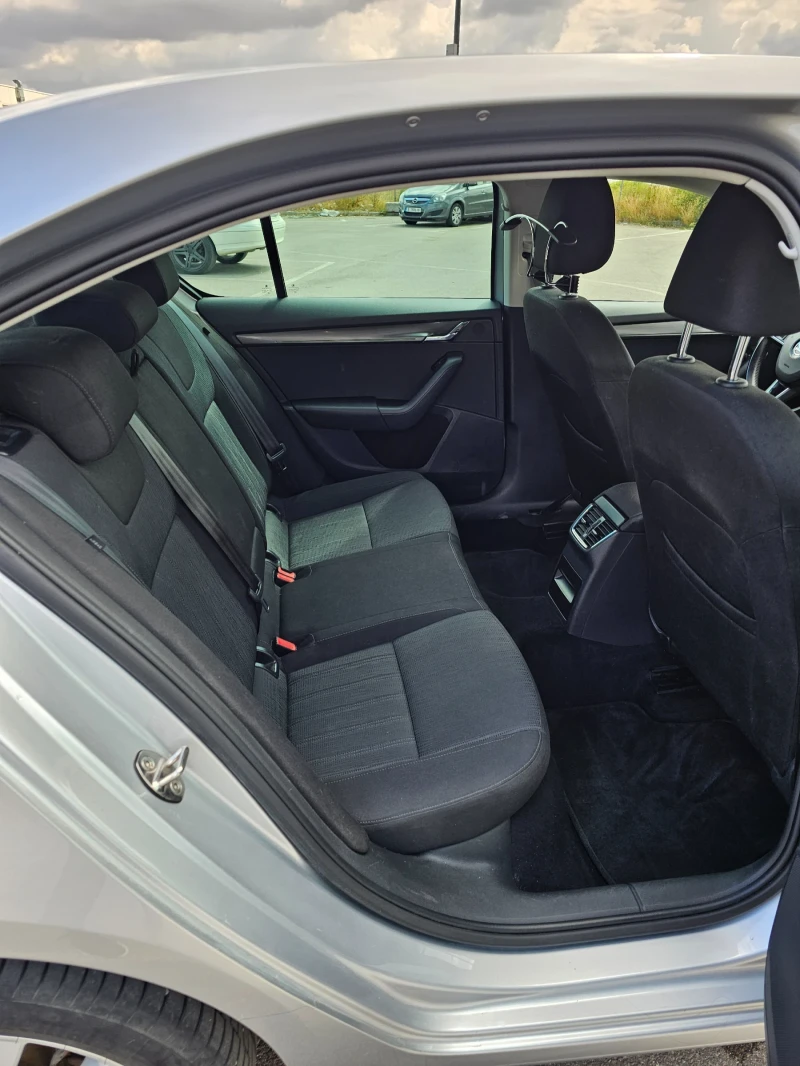 Skoda Octavia 1.8 TSI, снимка 6 - Автомобили и джипове - 52106291