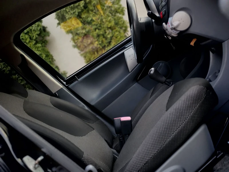 Toyota Aygo 1.0VVTI(68)* FACELIFT* НОВ ВНОС* , снимка 15 - Автомобили и джипове - 53056612