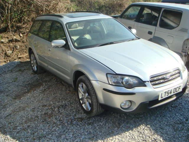 Subaru Outback 3.0 H6, снимка 3 - Автомобили и джипове - 46834124