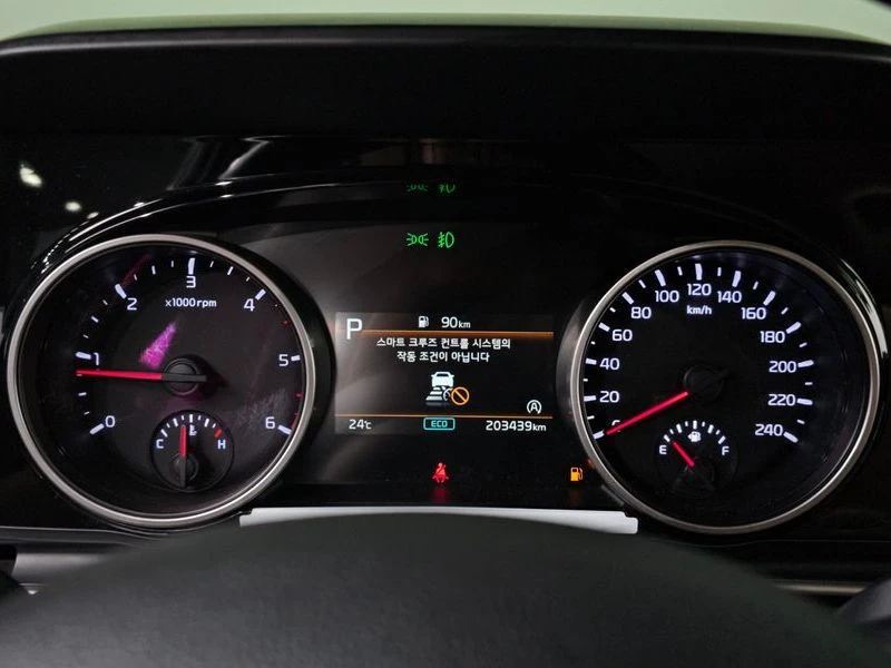Kia Carnival 2.2 Automatic, снимка 10 - Автомобили и джипове - 55476966