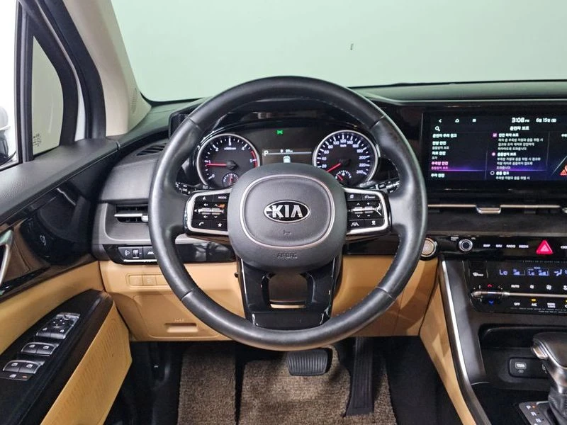 Kia Carnival 2.2 Automatic, снимка 9 - Автомобили и джипове - 55476966