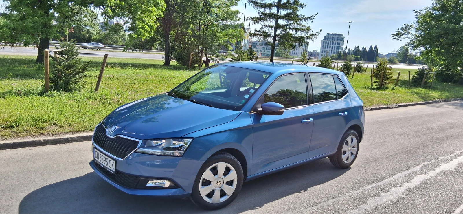Skoda Fabia Амбишън 1, 0 TSI, 22 000км,  2021  в гаранция , снимка 1