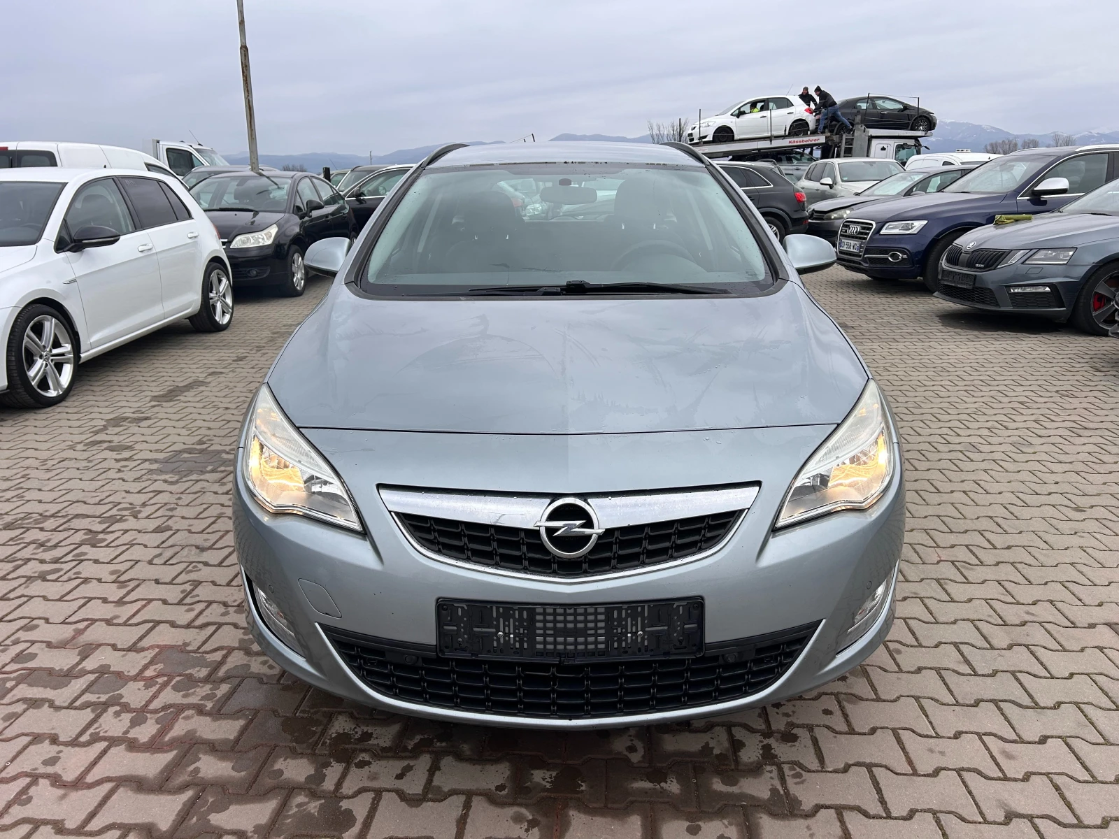 Opel Astra 1.7CDTI NAVI EURO 5 - изображение 3