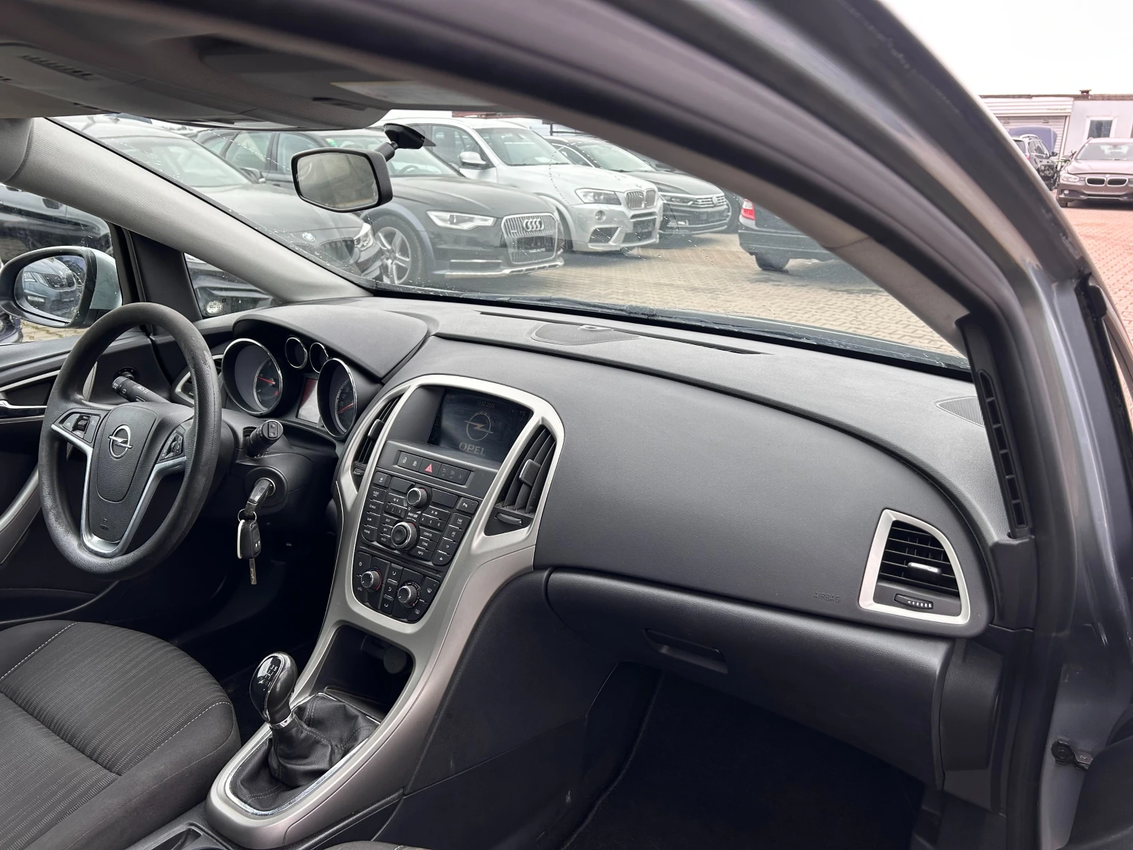 Opel Astra 1.7CDTI NAVI EURO 5 - изображение 10