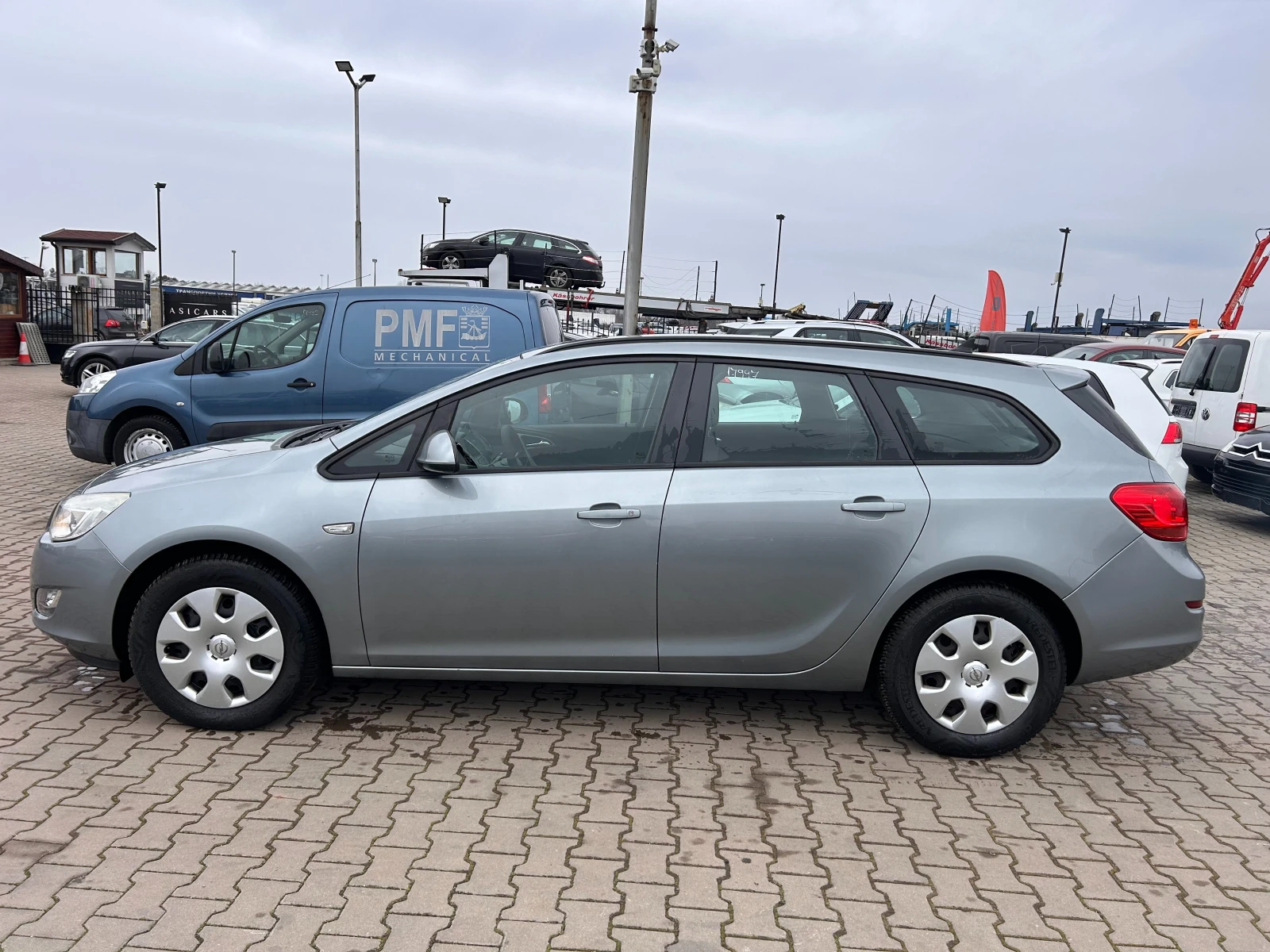 Opel Astra 1.7CDTI NAVI EURO 5 - изображение 9