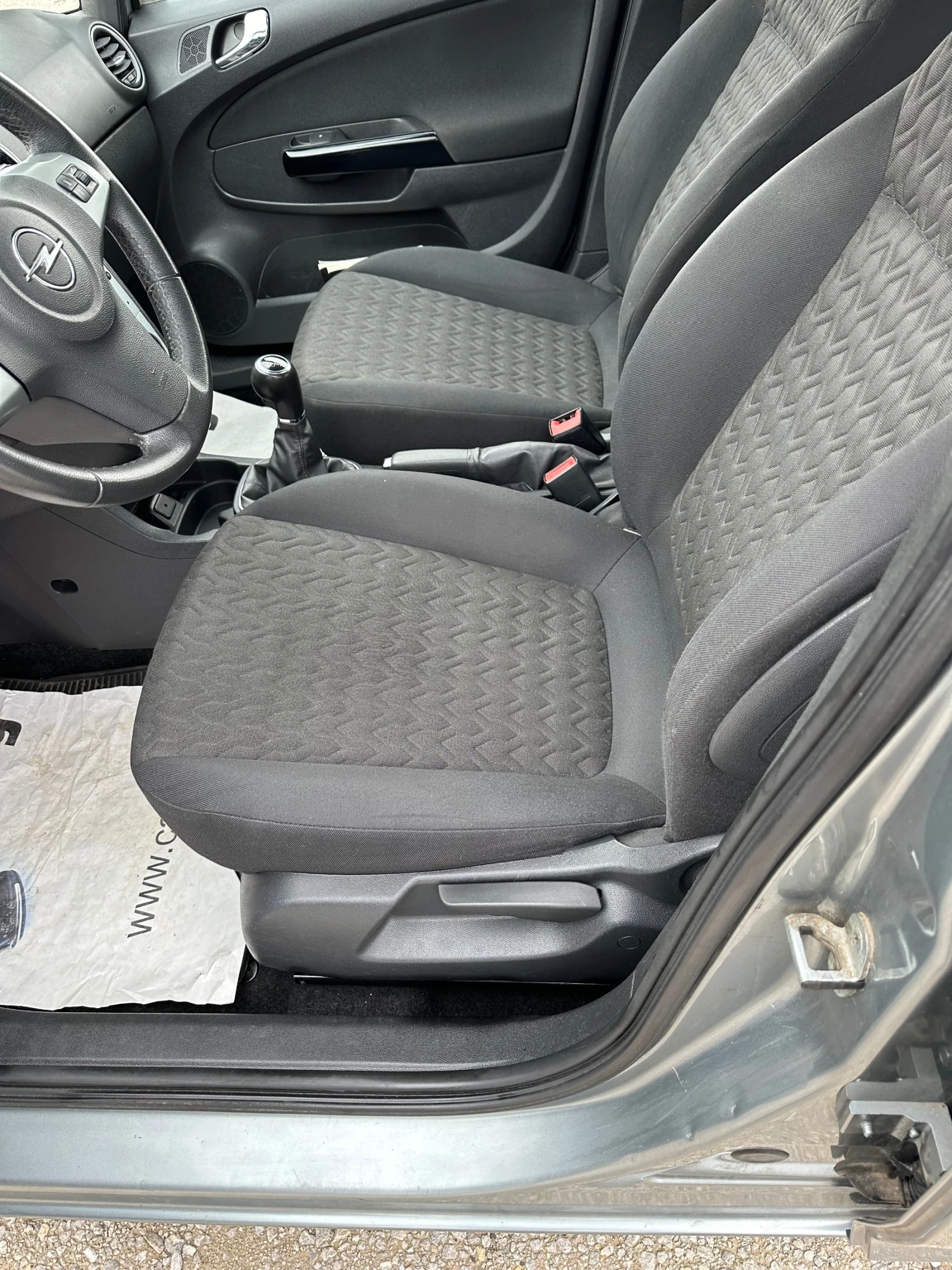 Opel Corsa 1.2 i - изображение 8
