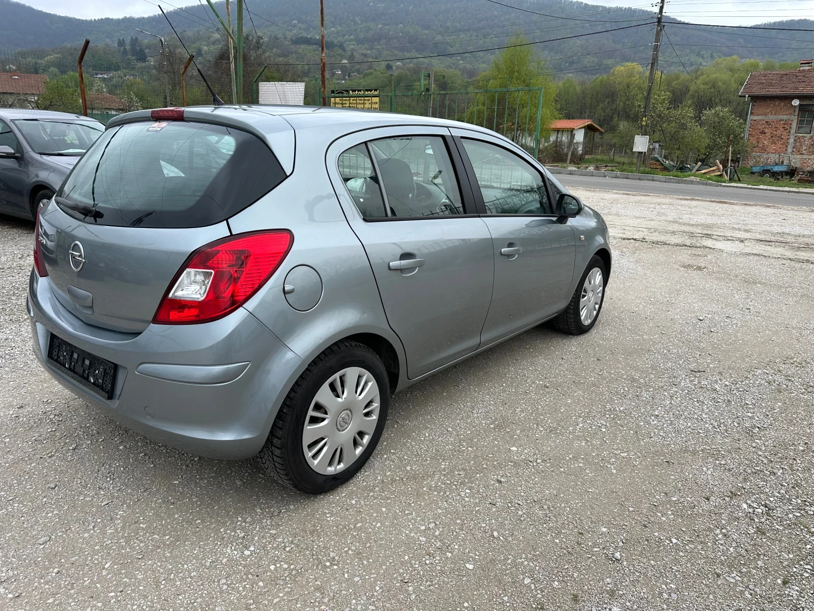 Opel Corsa 1.2 i - изображение 4