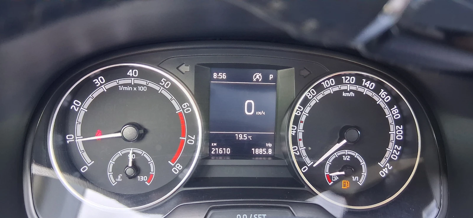 Skoda Fabia Амбишън 1, 0 TSI, 22 000км, произ. 2021 - изображение 2
