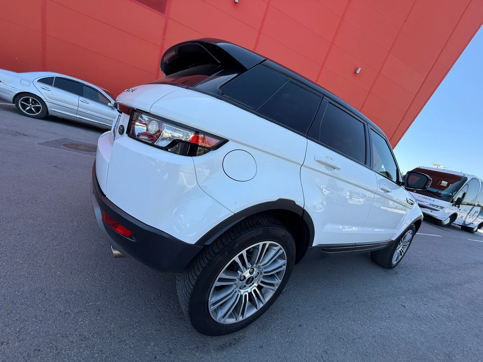 Land Rover Range Rover Evoque 2.0i* Бензин* Автоматик* Кожа* Панорама - изображение 4