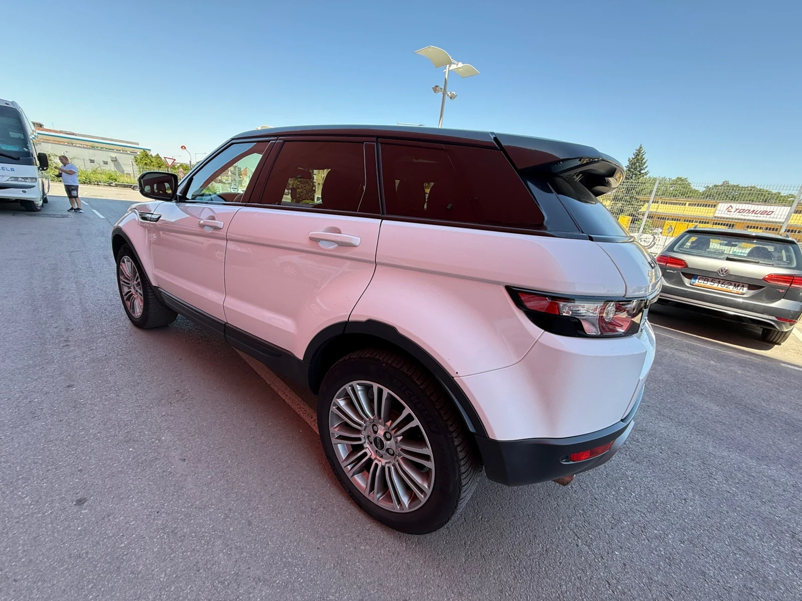 Land Rover Range Rover Evoque 2.0i* Бензин* Автоматик* Кожа* Панорама - изображение 6