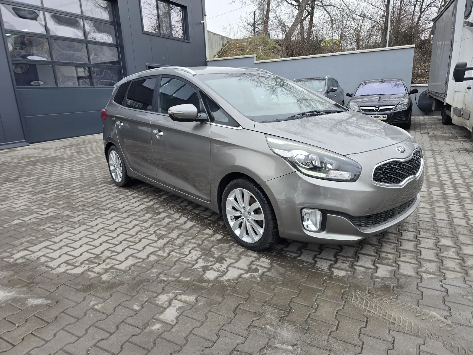 Kia Carens 7 �����, ������ ������.  | Mobile.bg � ����������� 2