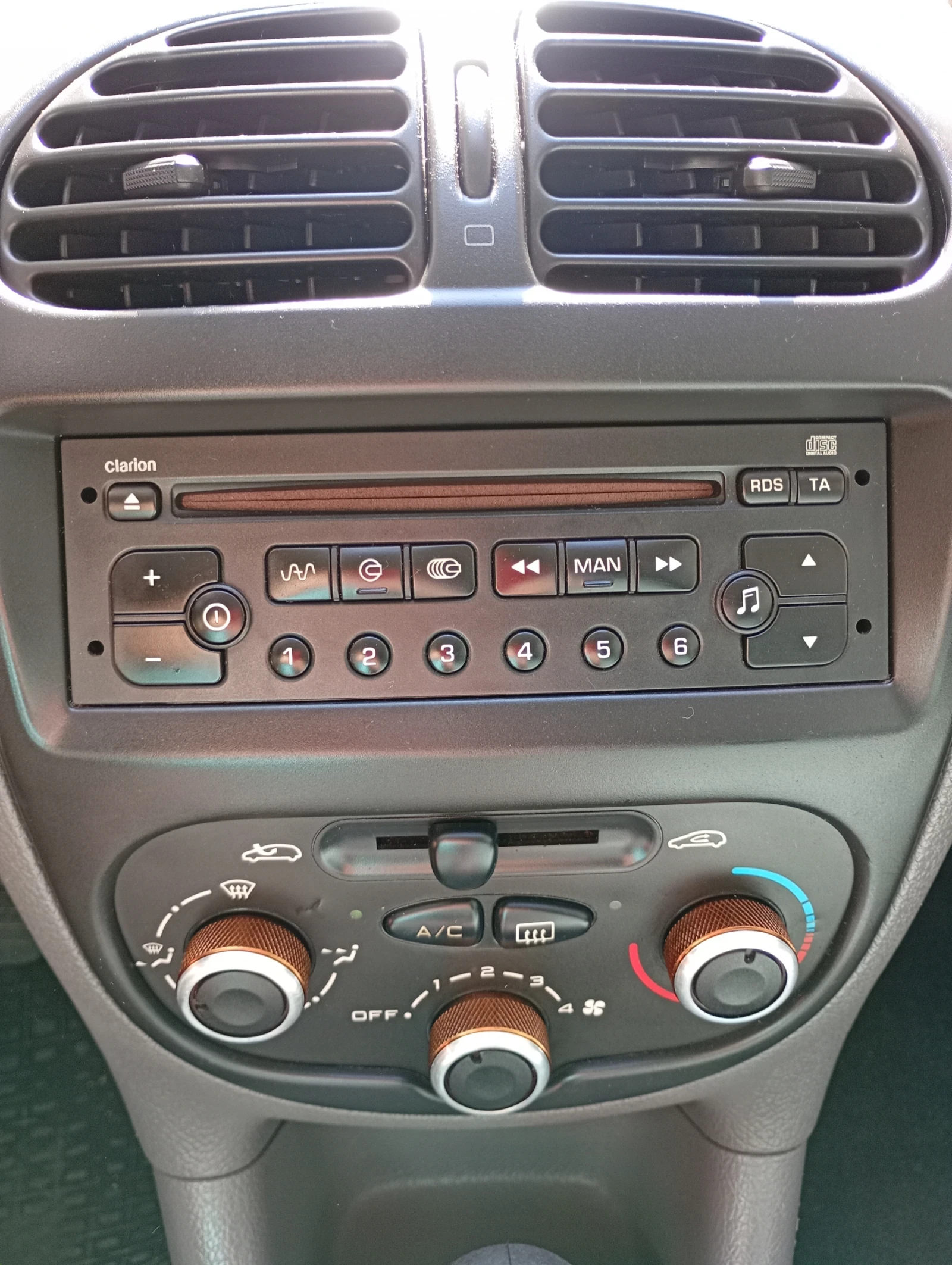 Peugeot 206 1.4 Газ/Бензин Автоматик - изображение 9