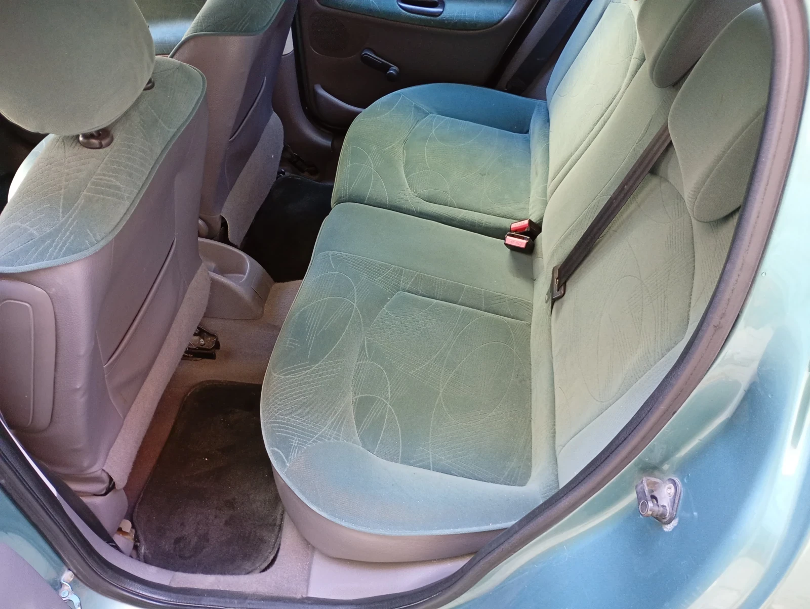 Peugeot 206 1.4 Газ/Бензин Автоматик - изображение 6