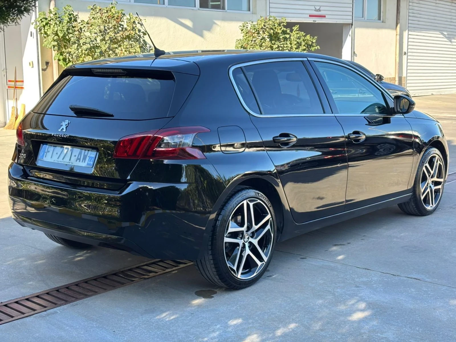 Peugeot 308 PIRETECH 1.2i 130CH BVM6 - изображение 4
