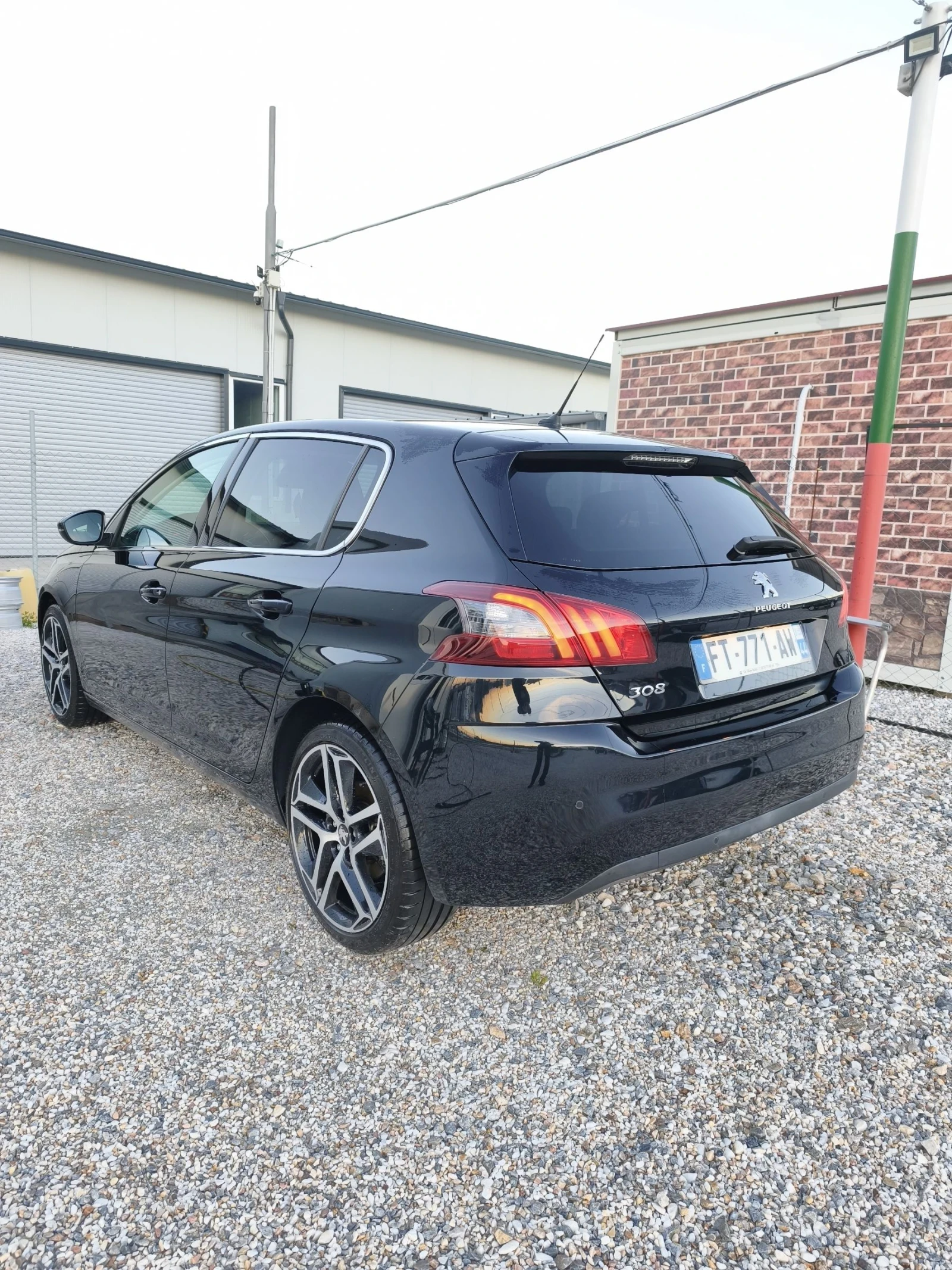 Peugeot 308 PIRETECH 1.2i 130CH BVM6 - изображение 4