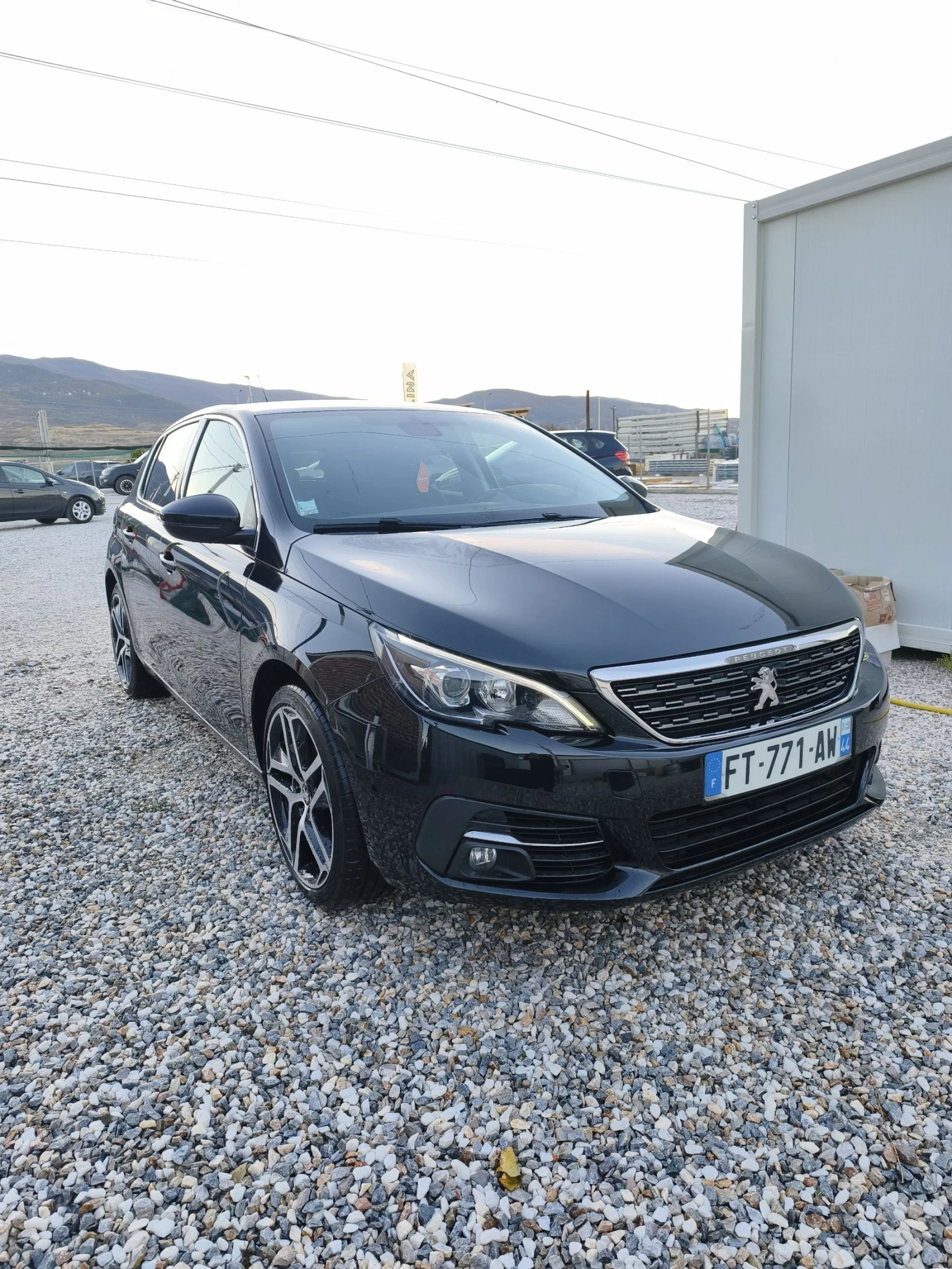 Peugeot 308 PIRETECH 1.2i 130CH BVM6 - изображение 2