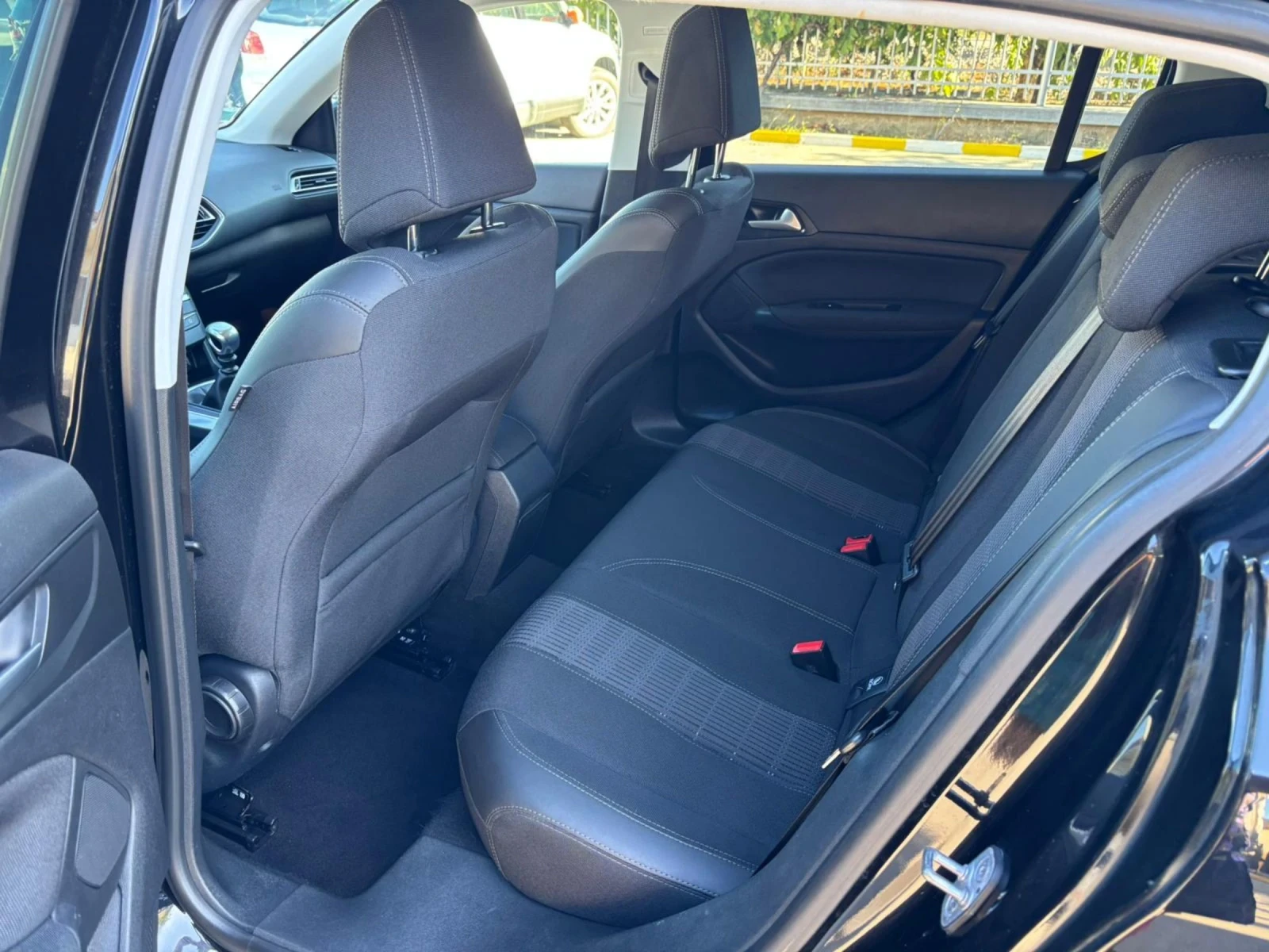 Peugeot 308 PIRETECH 1.2i 130CH BVM6 | Mobile.bg � ����������� 10