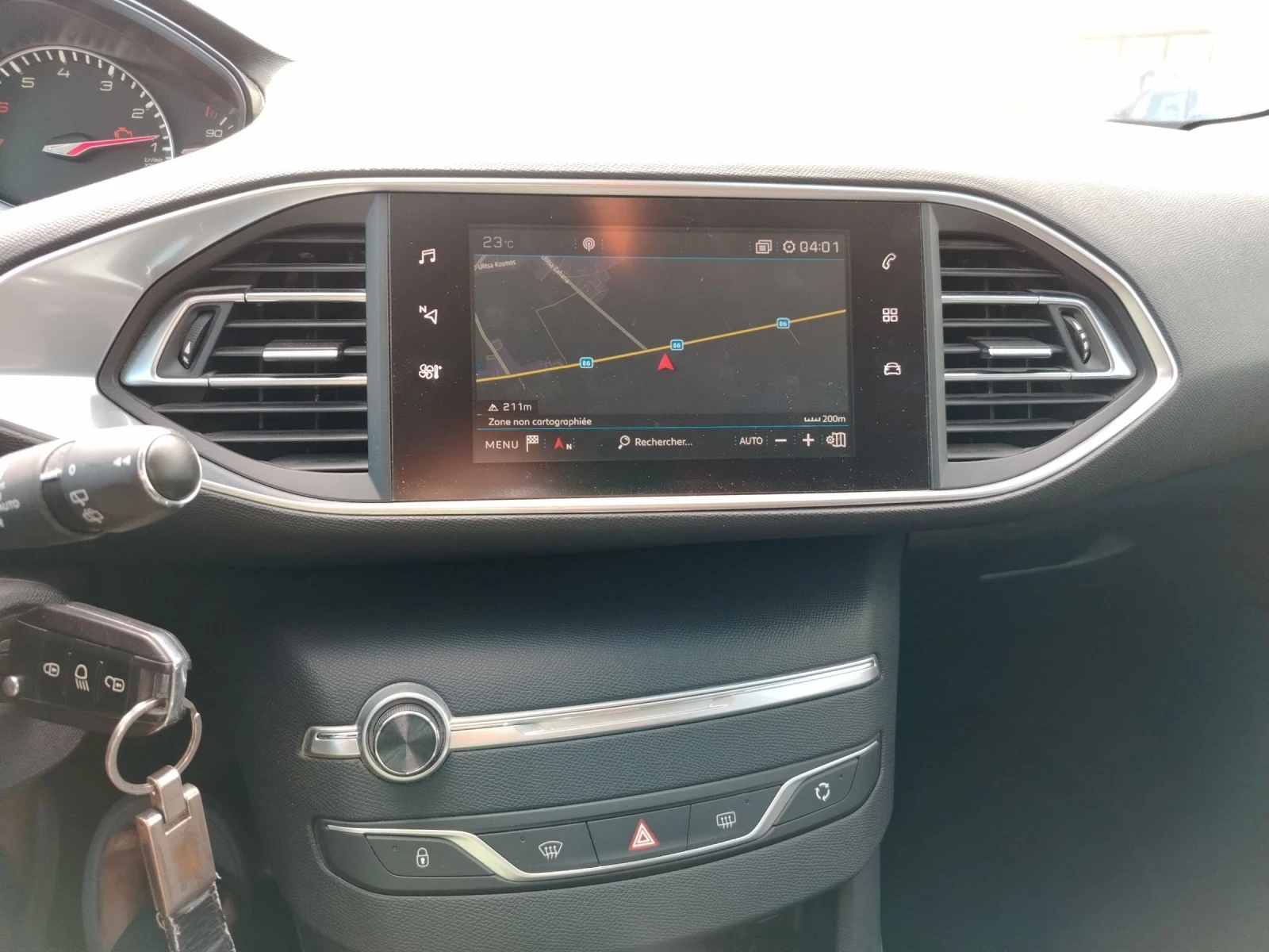 Peugeot 308 PIRETECH 1.2i 130CH BVM6 - изображение 8