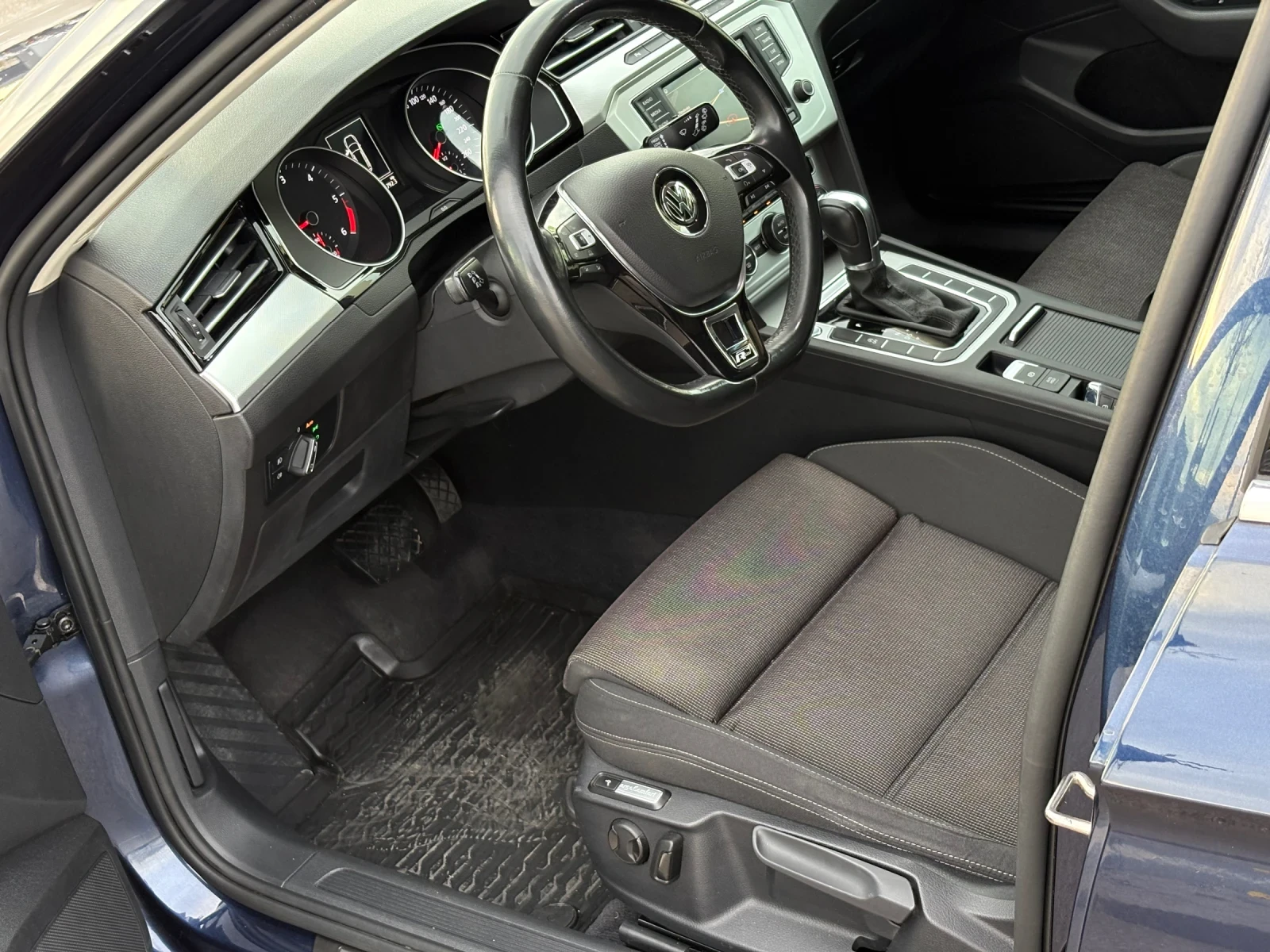 VW Passat Vw passat 2.0TDI * ������������* ACC* �����* R LIN | Mobile.bg � ����������� 14