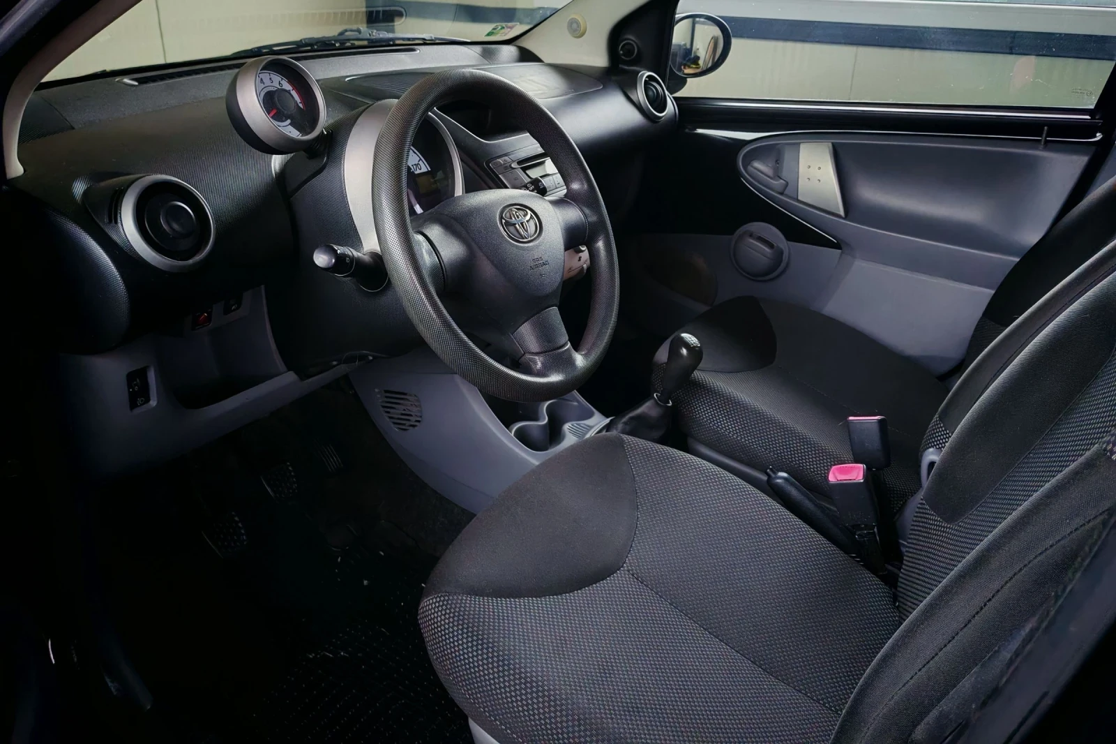 Toyota Aygo 1.0VVTI(68)* FACELIFT* ��� ����*  | Mobile.bg � ����������� 12