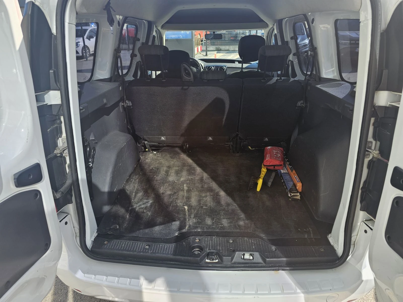 Dacia Dokker dCi 90 к.с. Дизел Stop & Start N1, снимка 14 - Автомобили и джипове - 54125417