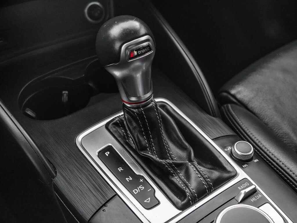 Audi S3 * АвтоКредит * (ЦЕНА ДО БГ), снимка 13 - Автомобили и джипове - 54137900