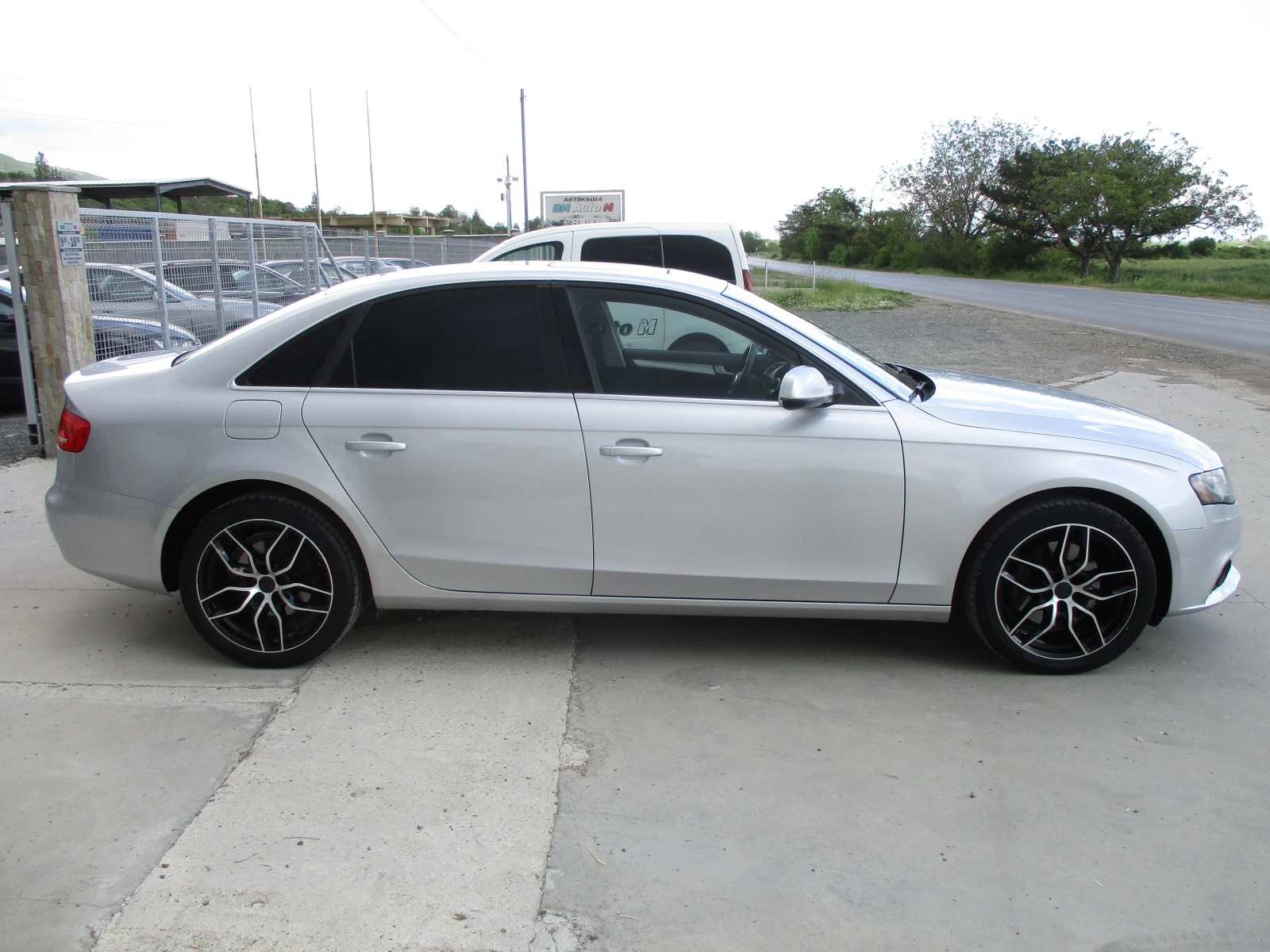 Audi A4 2.0ТУРБО/БЕНЗИН/АВТОМАТИК/КАТО НОВА/, снимка 3 - Автомобили и джипове - 54533225