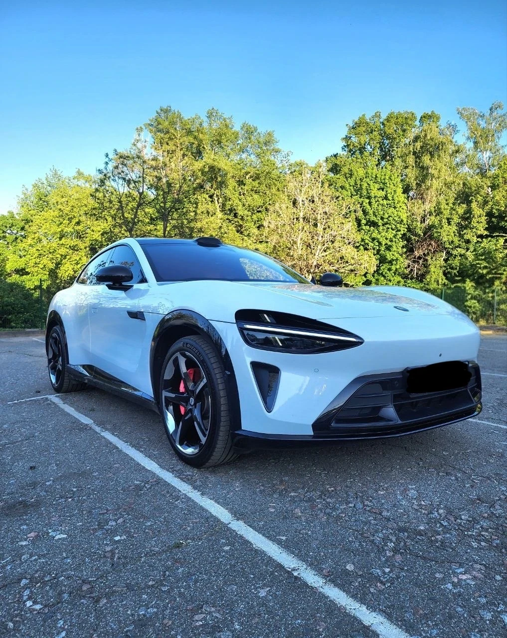 Xiaomi YU7 MAX AWD carbon, снимка 4 - Автомобили и джипове - 54684040