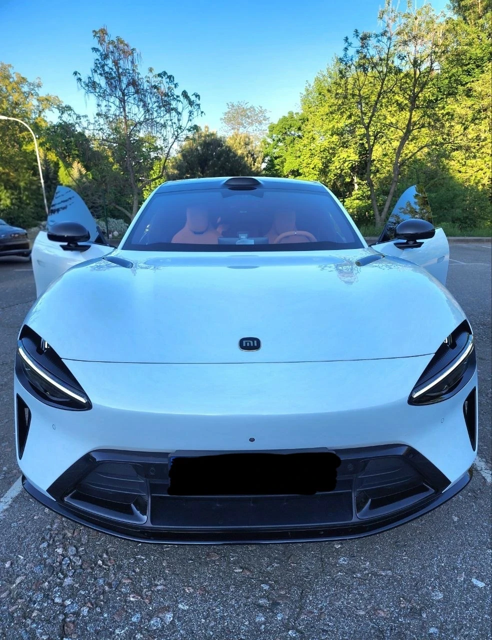 Xiaomi YU7 MAX AWD carbon, снимка 6 - Автомобили и джипове - 54684040