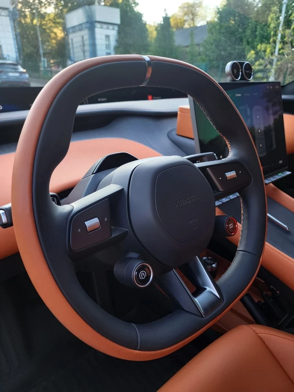 Xiaomi YU7 MAX AWD carbon, снимка 14 - Автомобили и джипове - 54684040